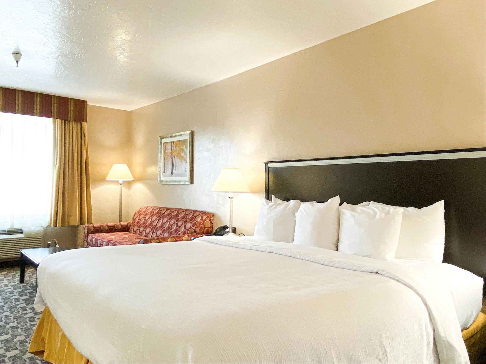 Quality Inn Vernal Near Dinosaur National Monument Exterior photo