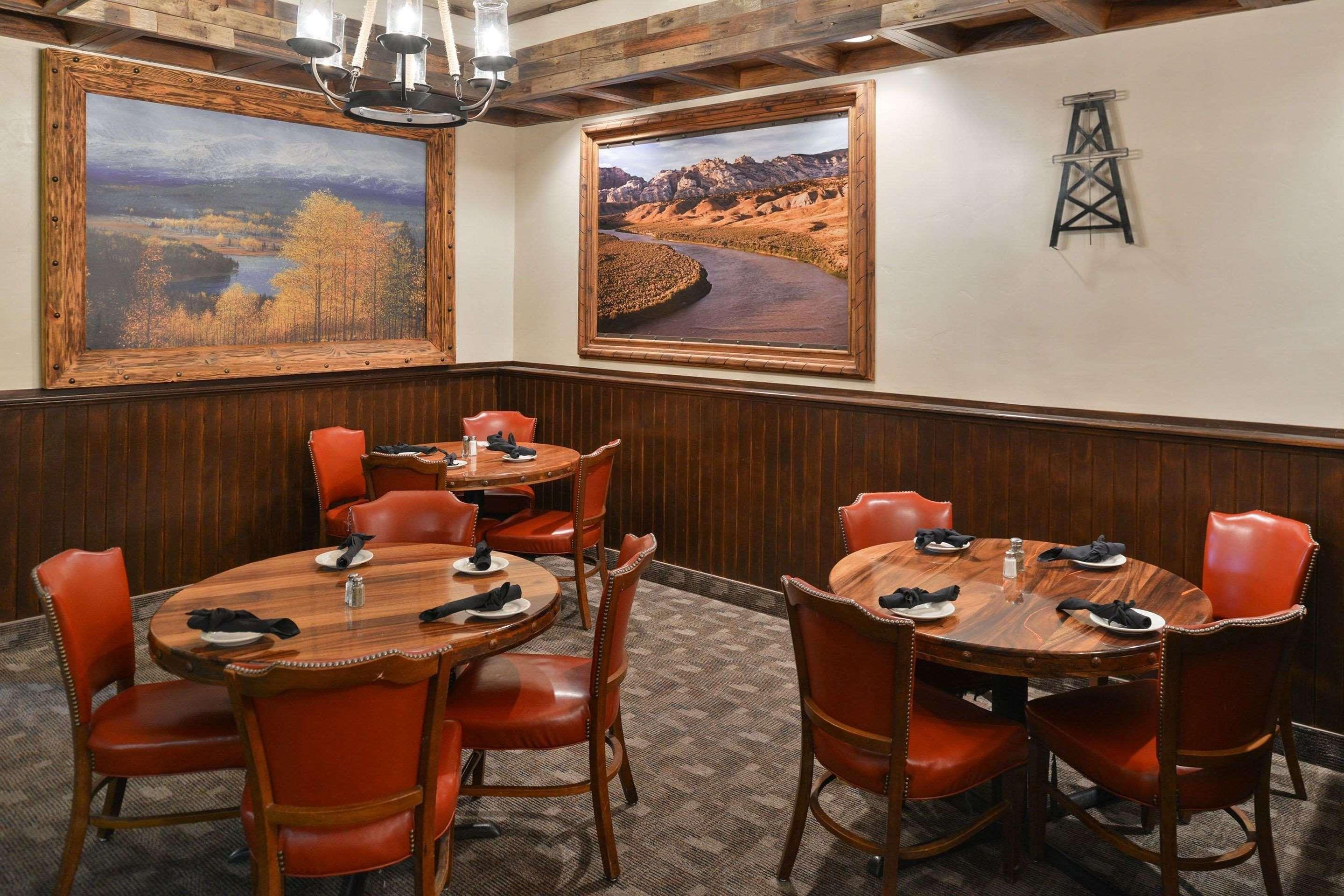 Quality Inn Vernal Near Dinosaur National Monument Exterior photo
