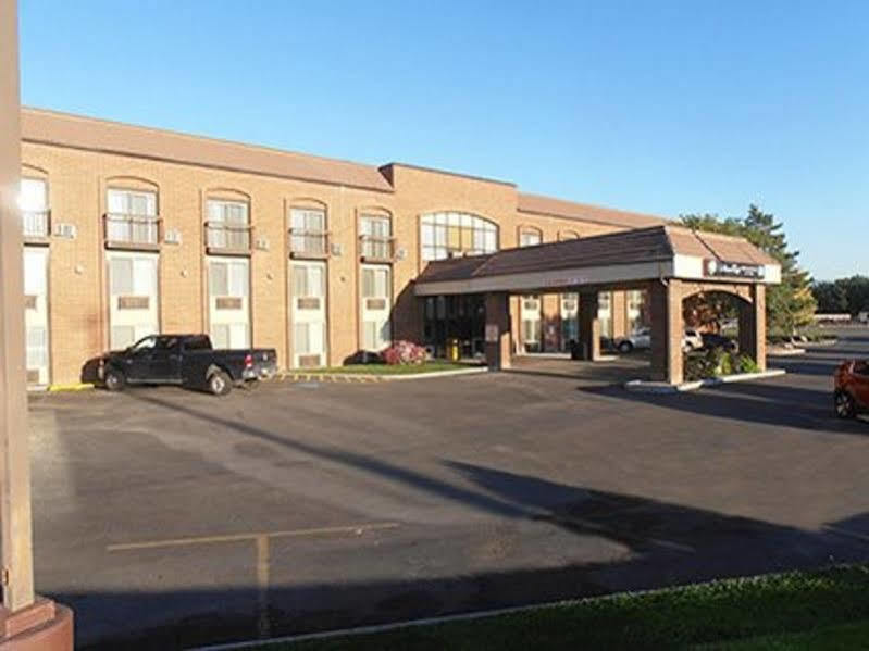 Quality Inn Vernal Near Dinosaur National Monument Exterior photo